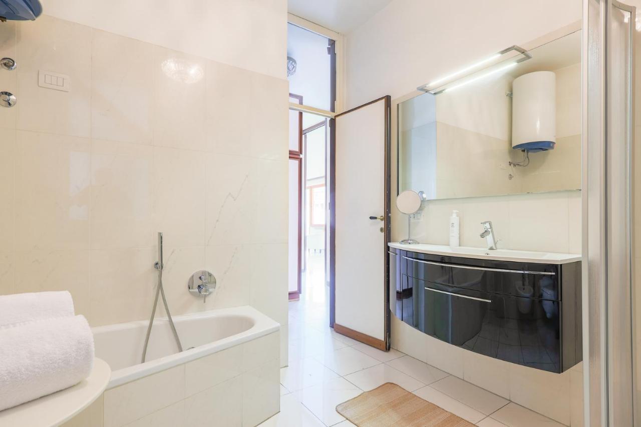 Piazza Cavour Lake View - Bymyhomeincomo Exterior foto